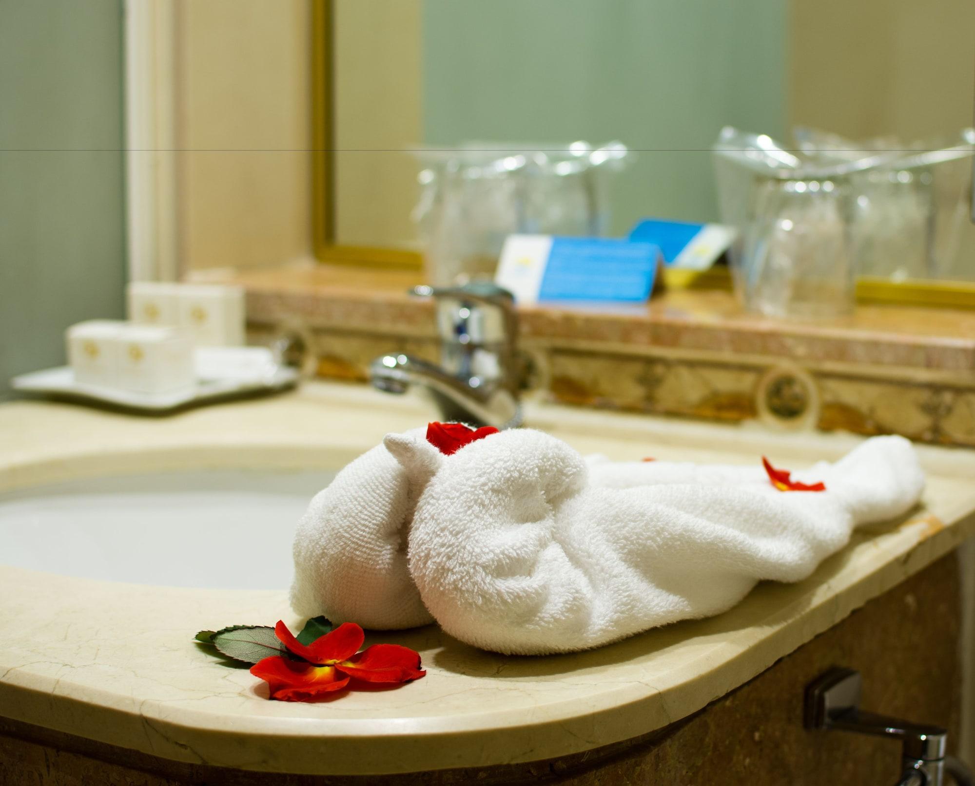 El Oumnia Puerto & Spa Tanger Zewnętrze zdjęcie